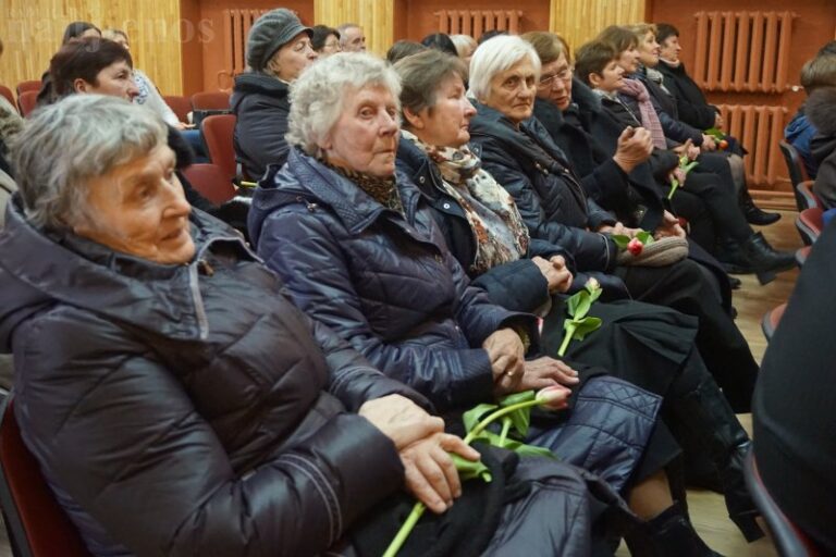 Šaukote šventinę nuotaiką padėjo kurti kolektyvai iš Šiluvos