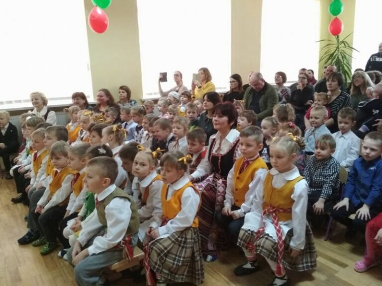„Žvaigždutėje“ – dainų ir šokių pynė Lietuvai