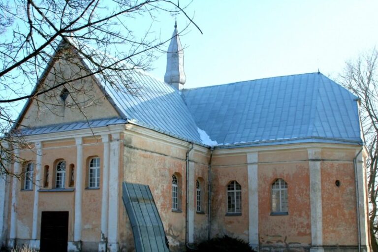 Radviliškiečius kviečia prisidėti prie knygos „Pašušvėnai“ leidimo