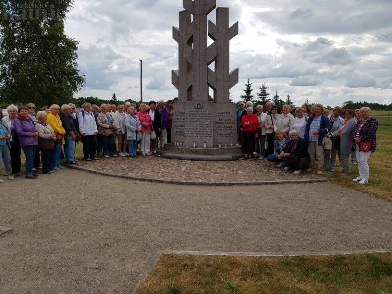 Prie Minaičių memorialo paminėta Gedulo ir vilties diena