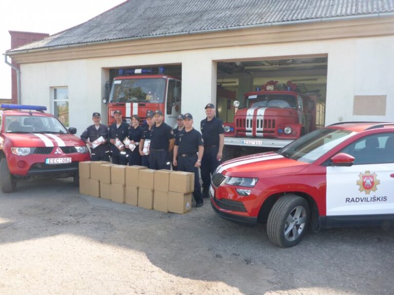 Dūmų detektoriai gali išgelbėti gyvybę. 1000 jų išdalyta Radviliškio rajono gyventojams