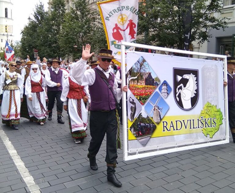 Lietuvos dainų šventėje „Vardan tos…“ dalyvavo gausus būrys Radviliškio rajono meno kolektyvų
