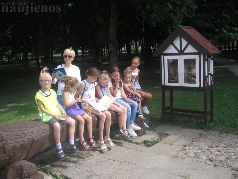 Vasaros kompanijoje – pasaka