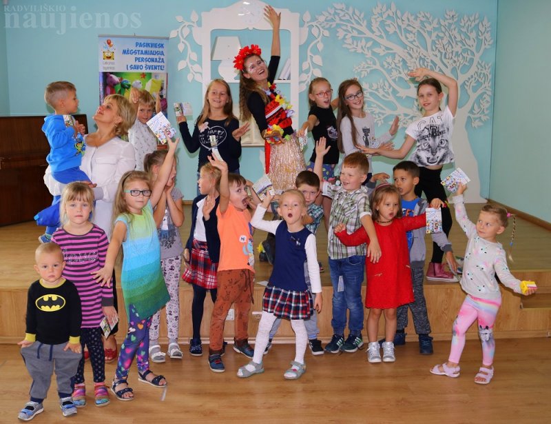Radviliškio viešojoje bibliotekoje vyko būsimų pirmokų palydėtuvių į mokyklą šventė „Su knyga – į mokyklą“.