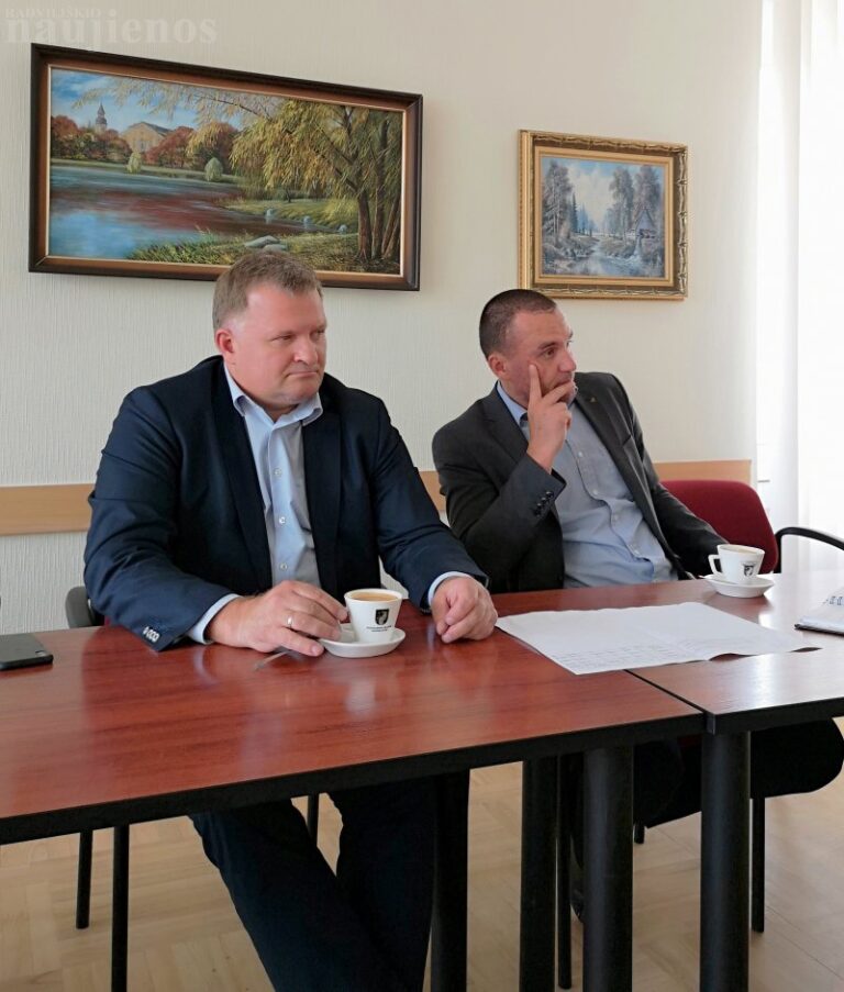 Vėluojantiems rangovams – dėmesys pro didinamąjį stiklą