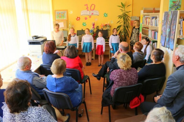 Vainiūnų bibliotekoje paminėtas 70-ies metų jubiliejus