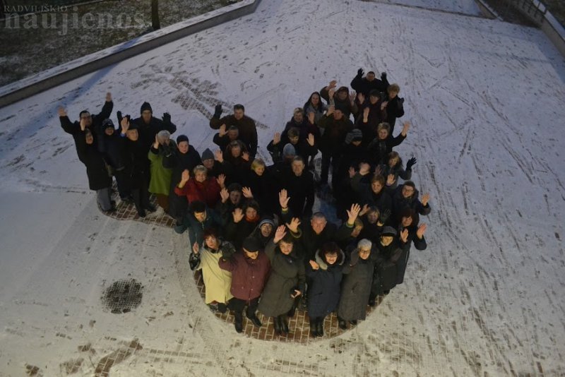 Tarptautinės neįgaliųjų dienos proga susirinkusiuosius pasveikino Radviliškio rajono savivaldybės meras Antanas Čepononis ir Socialinės paramos skyriaus vedėjas Darius Brazys.