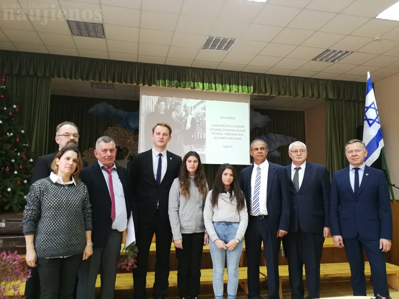 Į ceremoniją iš Izraelio atvyko išgelbėtasis Pinchas Nolis su dukra Simona ir anūkėmis Tamar ir Ella.