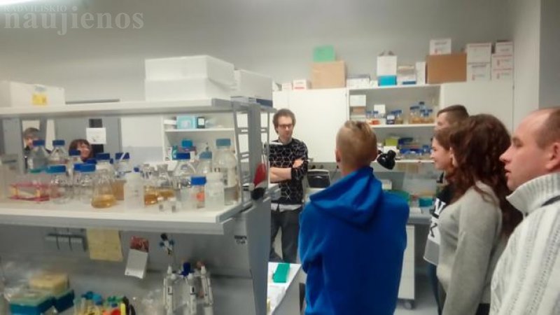Pirmoji edukacinės programos dalis prasidėjo Vilniaus universiteto Gyvybės mokslų centro Zoologijos muziejuje.
