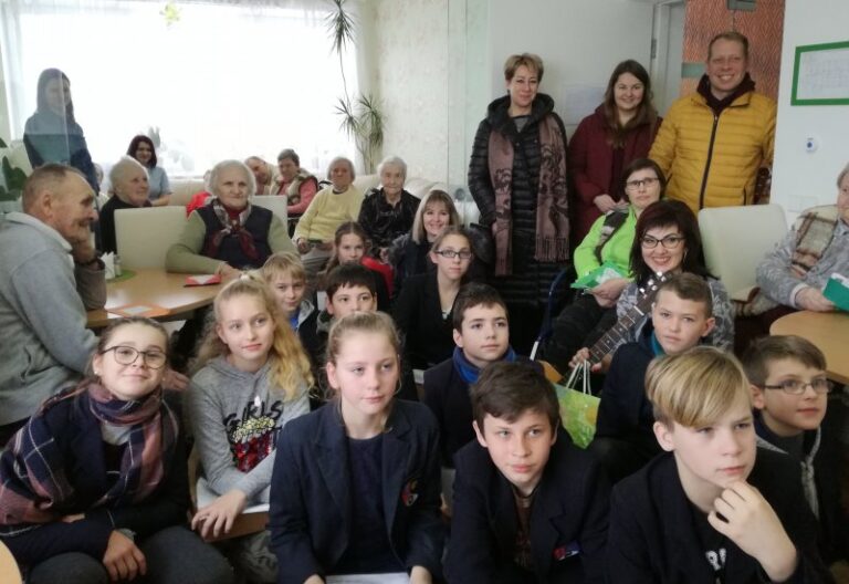 Baisogalos Jaunieji karitiečiai apkabino gerumu