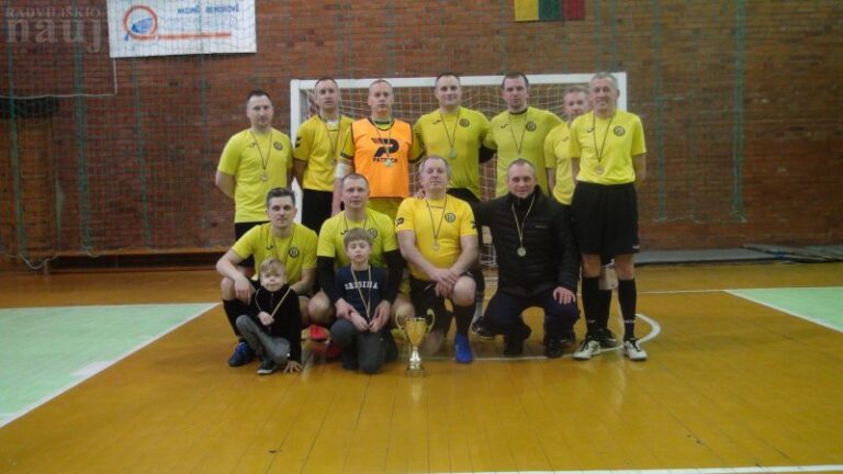 Radviliškio futbolininkai iškovojo 2-ąją vietą