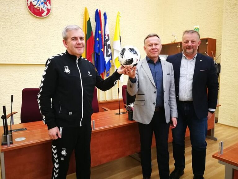 Salės futbolo rinktinė treniruočių stovyklai pasirinko Radviliškį
