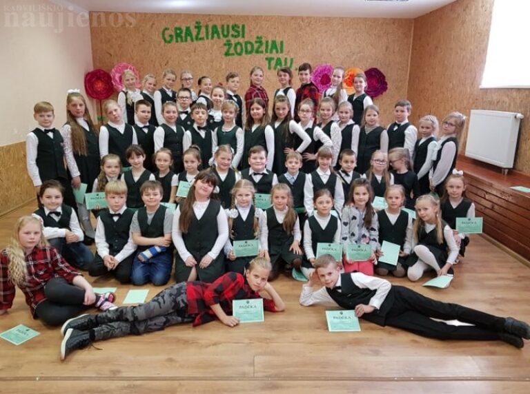 Mažųjų skaitovų konkursas Šeduvos gimnazijoje