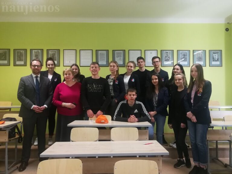 Baisogalos gimnazija – aktyvi akcijos „Atgal į mokyklą“ dalyvė