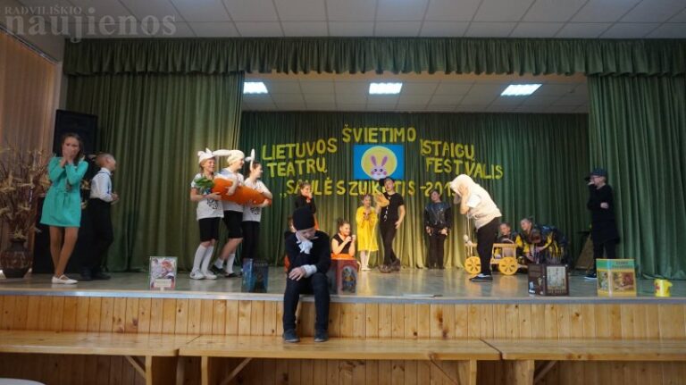 Šeduvos gimnazijoje karaliavo teatras
