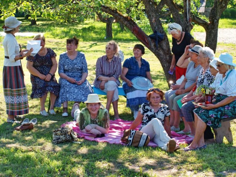 „Beržės“ nariai mokslo metus užbaigė poilsiaudami gamtoje