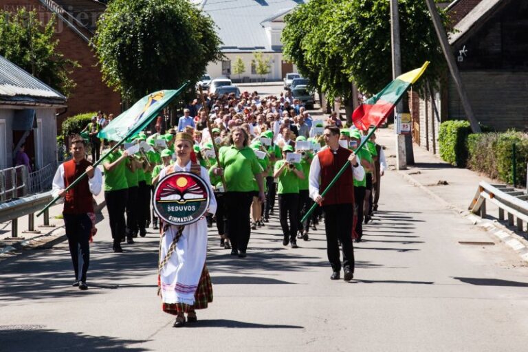 Įspūdingai paminėtas Šeduvos gimnazijos šimtmetis
