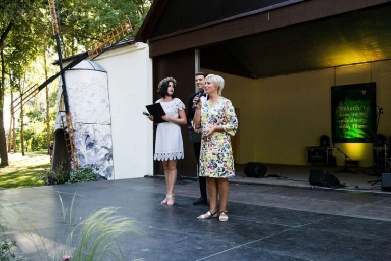 Šeduvoje – Joninės ir Garbės piliečio vardo suteikimo ceremonija
