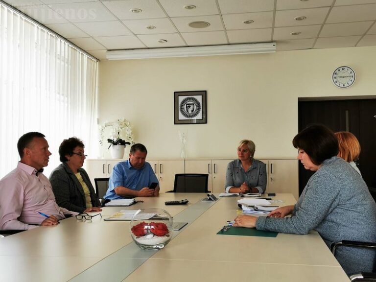 Aptartas UAB „Radviliškio šiluma“ vykdomas šilumos trasų atnaujinimo projektas