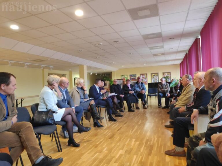 Rajono valdžia atsivėrė Baisogalos gyventojams