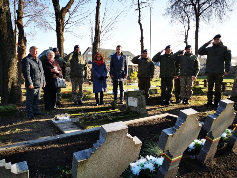 Pagerbtas Lietuvos kariuomenės savanorių, partizanų, tremtinių atminimas