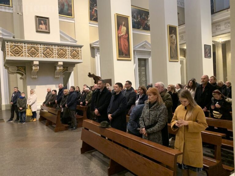 Radviliškio medžiotojai dalyvavo Medžiotojų sąjungos 20-mečio minėjime