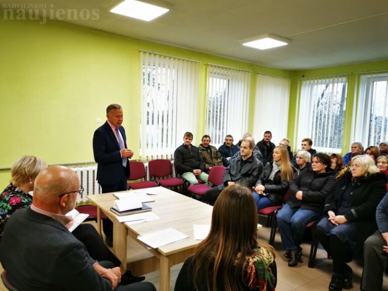 Radviliškio seniūnijos gyventojams aktualūs klausimai aptarti Atvirų durų dienoje
