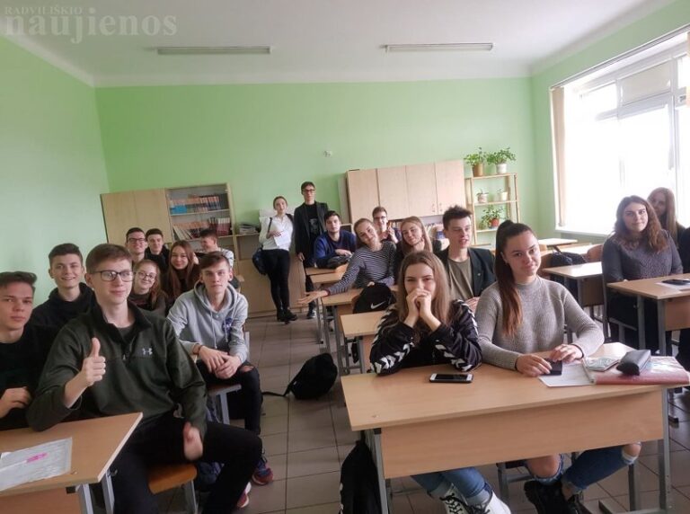 Laikas, skirtas šimtametei gimnazijos istorijai