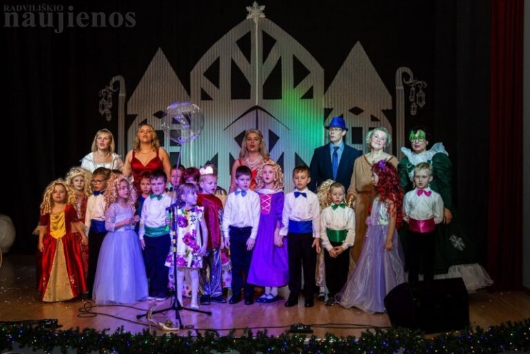 Šventinis koncertas „Ant Kalėdų slenksčio“ nuoširdumu papirko žiūrovus