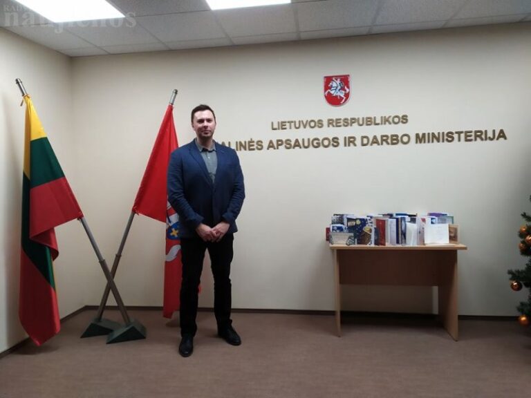 „Jaunimo erdvės“ jaunimo darbuotojas Mindaugas Vilnius laimėjo stipendiją