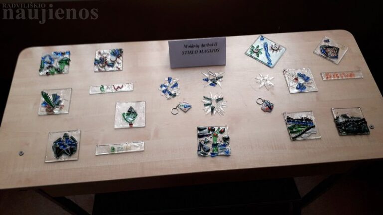 Pakalniškiečius užbūrė stiklo magija