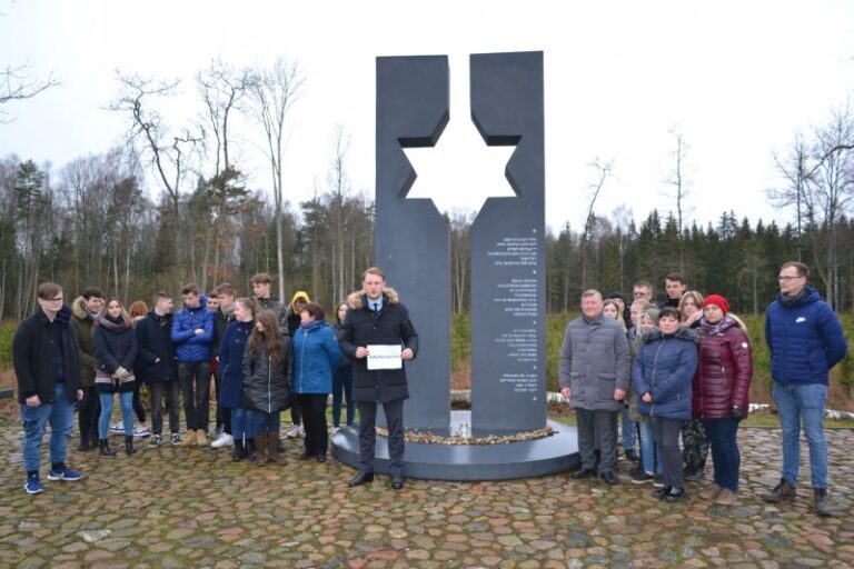 Šeduvoje paminėta Tarptautinė Holokausto aukų atminimo diena