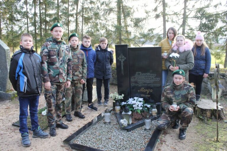 Pociūnėliečiai šventė atkurtos Lietuvos valstybės gimtadienį