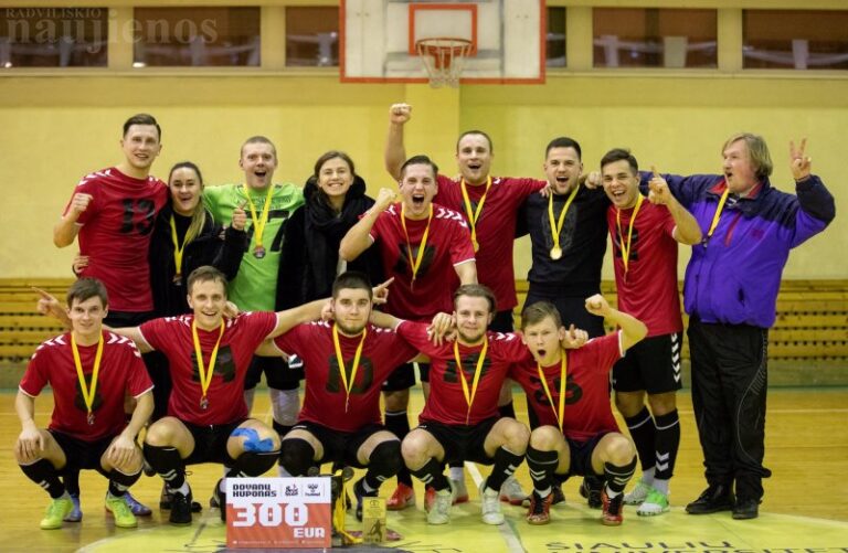 Radviliškio futbolininkai iškovojo auksą