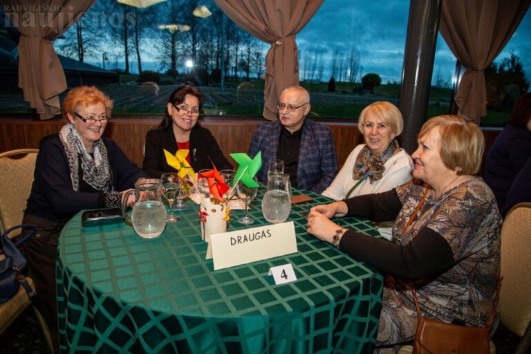 Šeduvos malūne susigrūmė proto galiūnai