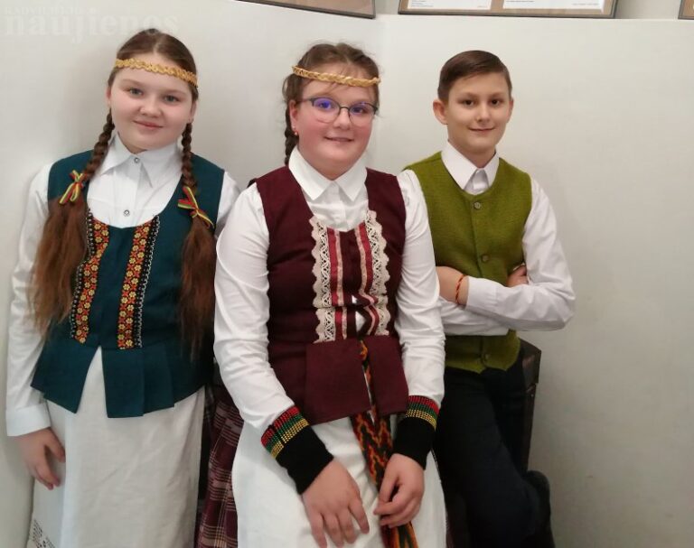 Folkloro grupė „Šeduviukai“ sublizgėjo kūrybiniame konkurse
