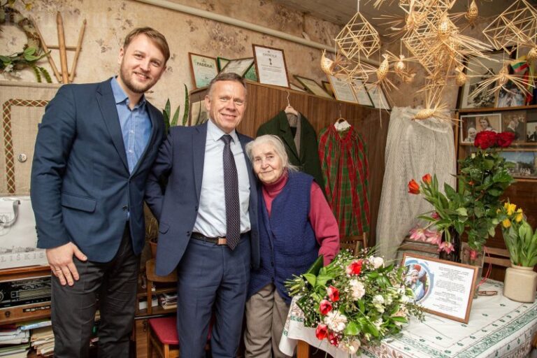 Jubiliejaus proga pasveikinta Emilija Brajinskienė