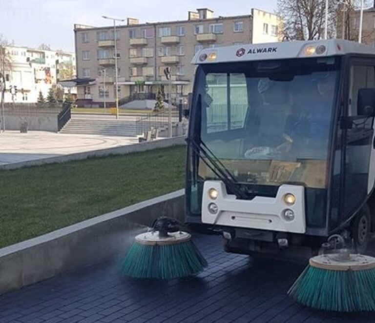 Pradedamos dezinfekuoti Radviliškio miesto viešosios erdvės