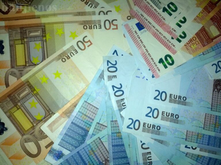 Penktadienį išmokos pasieks dalį savarankiškai dirbančių asmenų, likusius – po Velykų