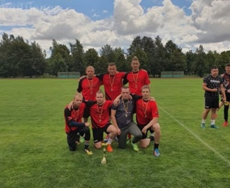 Seniūnijų žaidynėse paaiškėjo stalo teniso, futbolo, šaškių ir smiginio rungčių nugalėtojai
