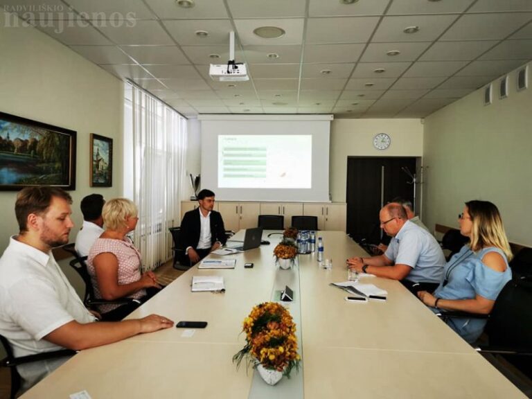 ESO atstovai Radviliškio rajono savivaldybės vadovams pristatė diegiamas naujoves