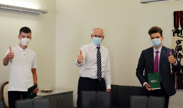 Švietimo problemas su ministru aptarė ir moksleivis iš Radviliškio