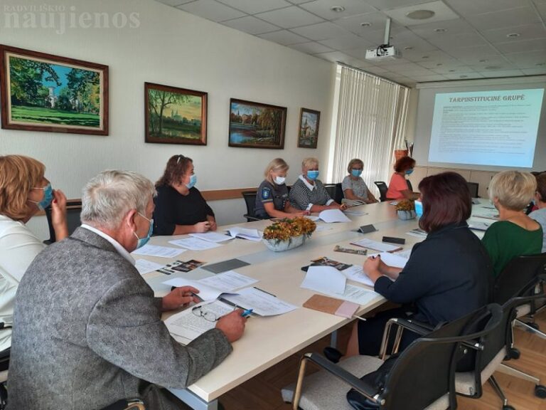 Į pirmąjį posėdį rinkosi Radviliškio rajono savivaldybės bendro darbo su šeimomis tarpinstitucinė grupė