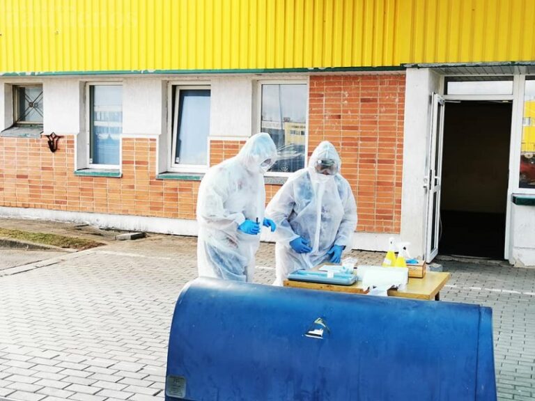 Radviliškyje pradėjo dirbti mobilusis COVID-19 patikros punktas
