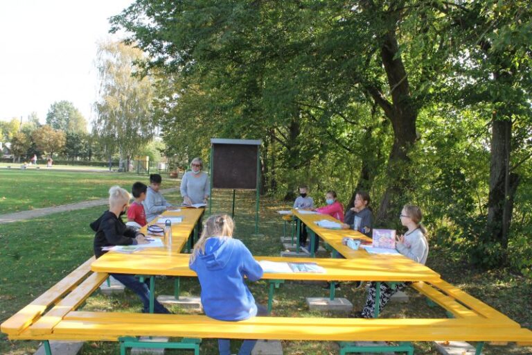 Lauko klasė – sveikam pociūnėliečių ugdymui