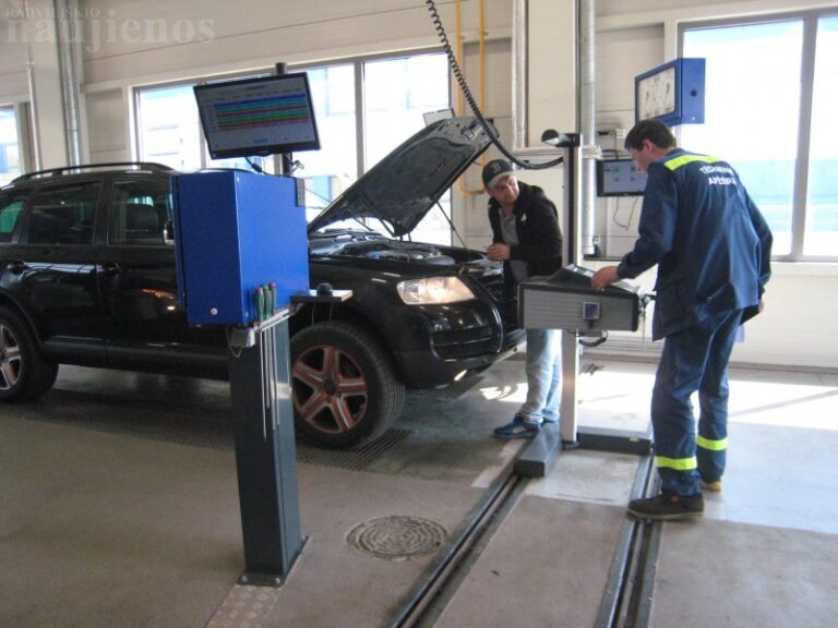 Nuo kitų metų brangsta mašinų ir motociklų techninės apžiūros