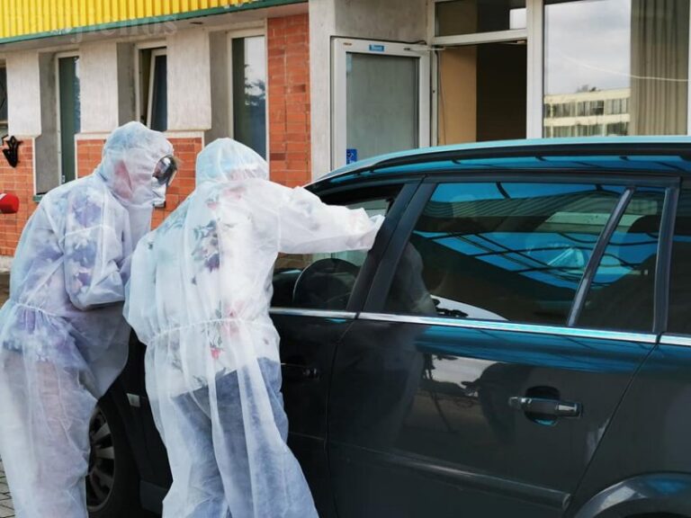 „Kovidas“ kėsinasi pavogti Kalėdas: naujausia informacija apie Covid-19 situaciją Radviliškio rajone