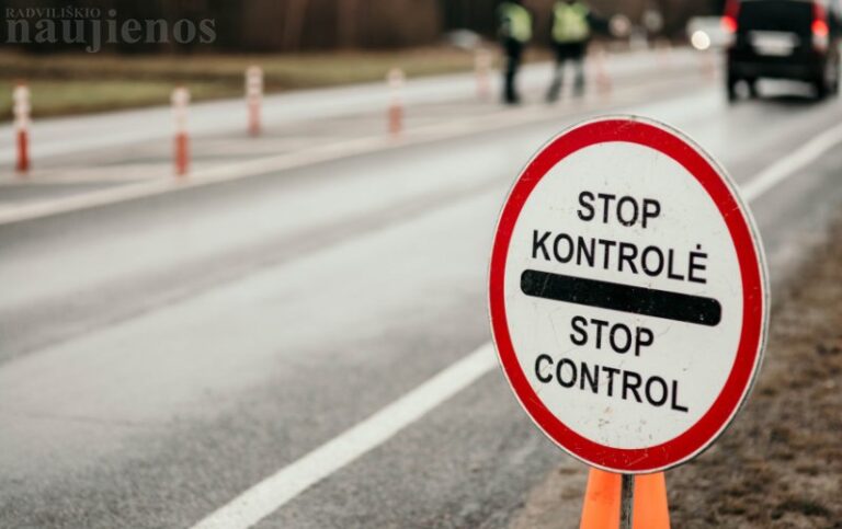Karantinas ir draudimai keliauti pratęsti dar mėnesiui