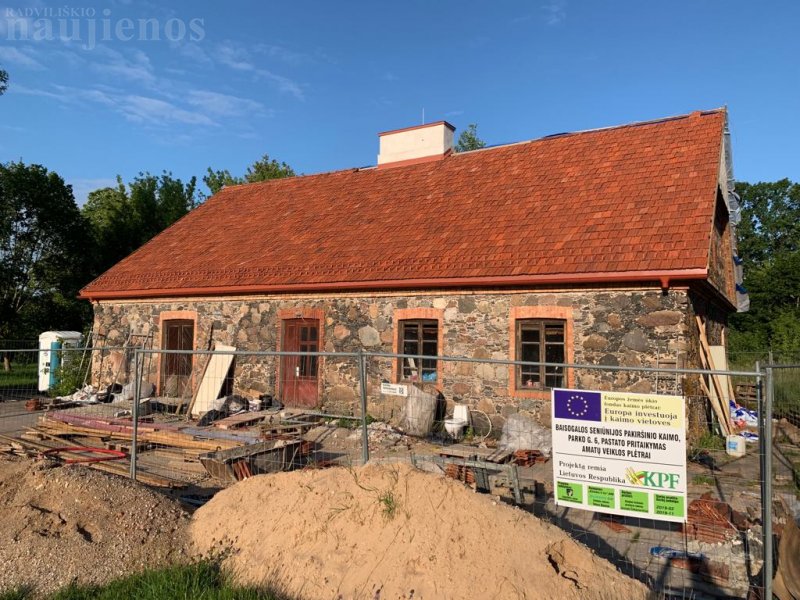 Praėjusią savaitę atnaujintas Pakiršinio dvaro oficinos patalpas apžiūrėję Radviliškio rajono savivaldybės administracijos atstovai neabejojo