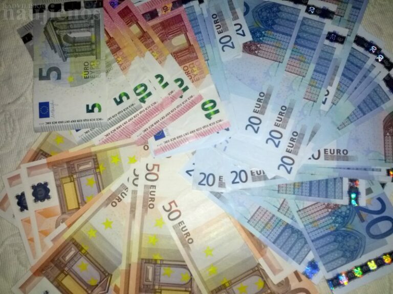 Aferistų įdarbinta radviliškietė „uždirbo“ daugiau kaip 100 tūkstančių eurų